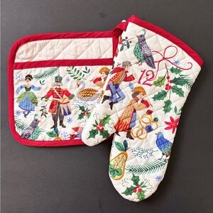 Southern Living Holiday 12 Days of Christmas Oven Mitt and Pot Holder Set